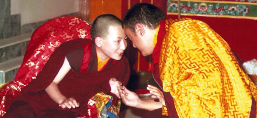 Thaye Dorje, Seine Heiligkeit der 17. Gyalwa Karmapa, zusammen mit Sharmar Rinpoche 1994 im KIBI, Neu Delhi